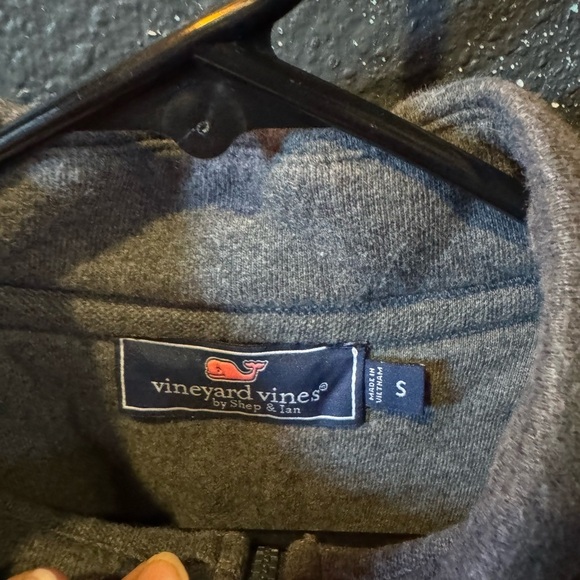 Vineyard Vines Men's Charcoal Grey Quarter Zip-Up Sweatshirt - Picture 2 of 5
